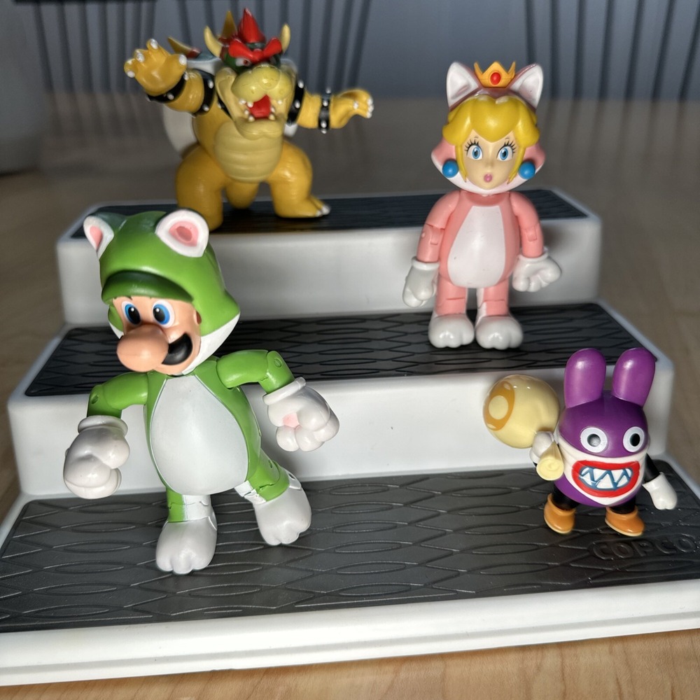Jakks Super Mario 4" Inch World of Nintendo Series Figure Lot Of 4 Luigi Peach